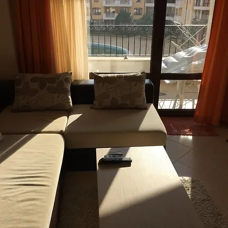 Апартамент Royal Sun Apartment Eh *