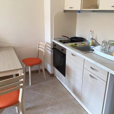 Апартамент Royal Sun Apartment Eh