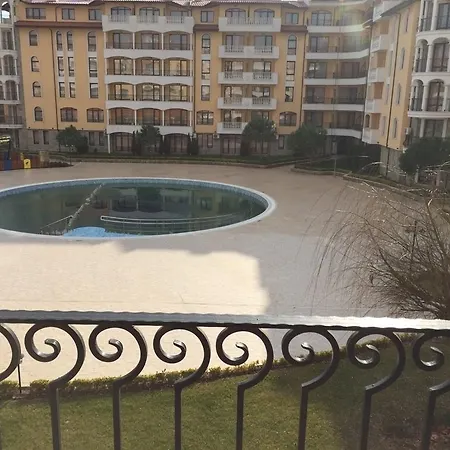 Апартамент Royal Sun Apartment Eh *