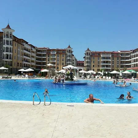 Апартамент Royal Sun Apartment Eh