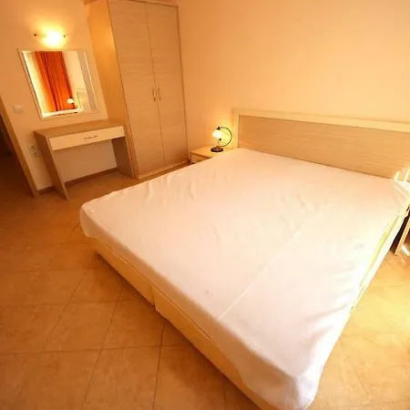 Royal Sun Apartment Eh Апартамент