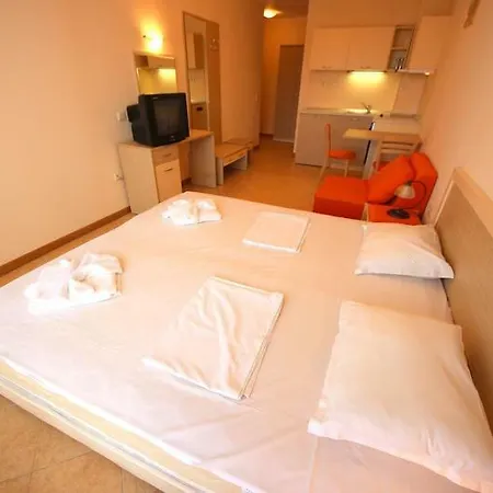 Апартамент Royal Sun Apartment Eh
